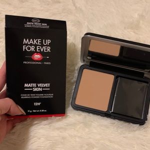 Makeup forever matte velvet skin powder foundation
